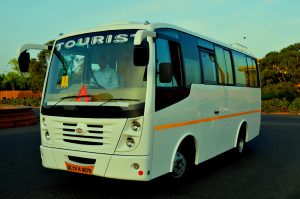 mini bus_location de voitures en Inde