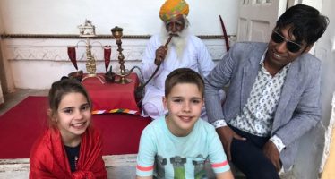 Famille Solignac : Vacance en Inde